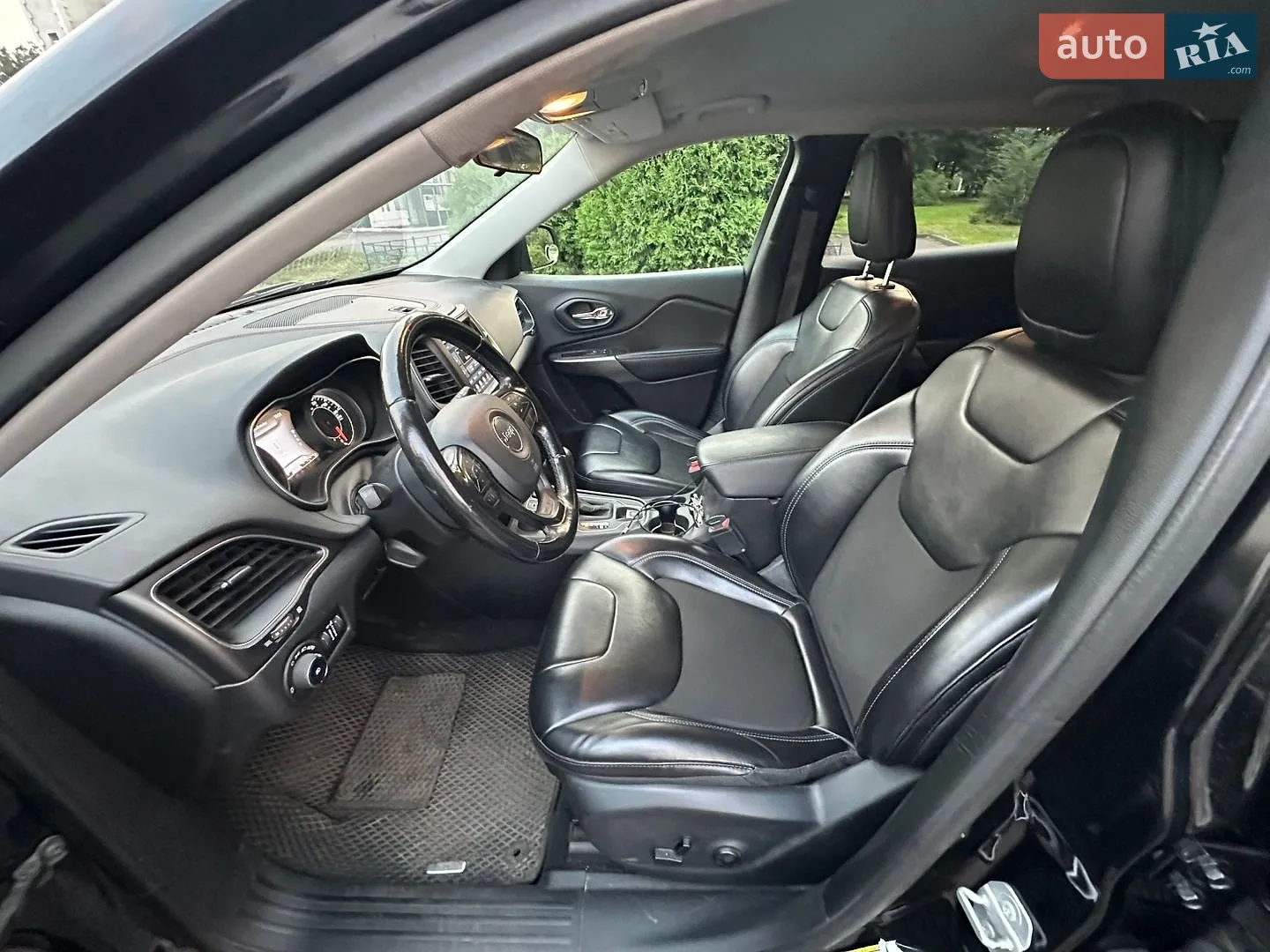 2019 Jeep Cherokee - мініатюра 13