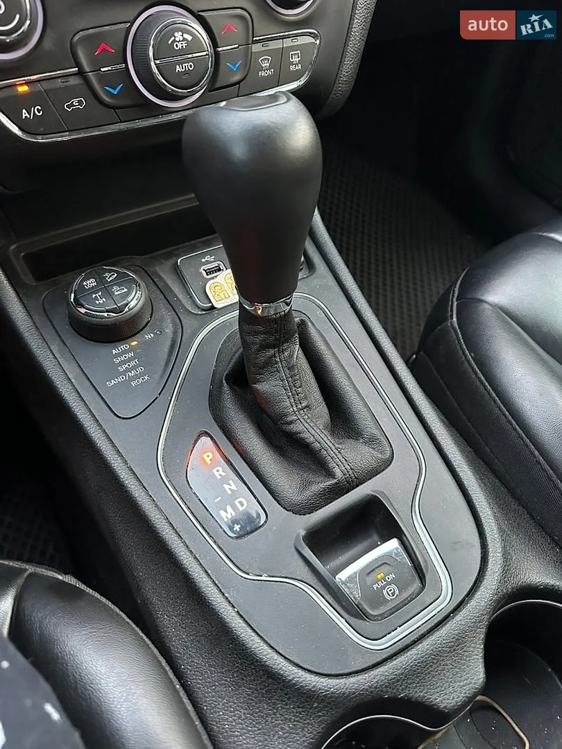 2019 Jeep Cherokee - мініатюра 23