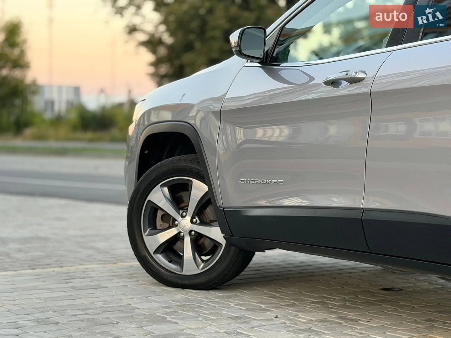 2019 Jeep Cherokee - мініатюра 9
