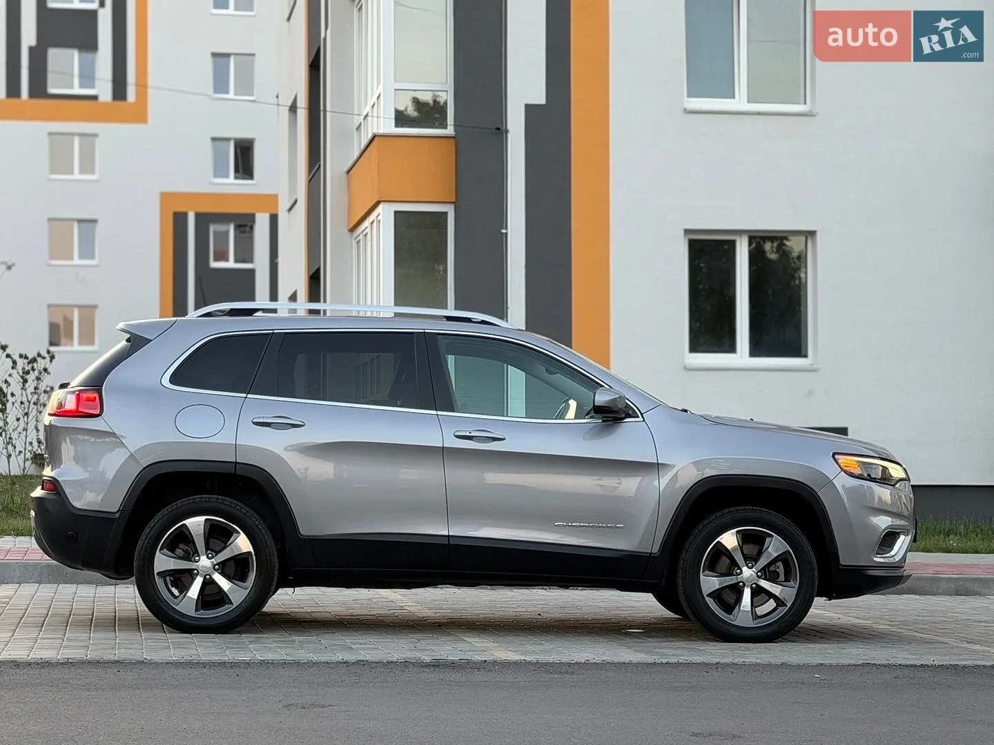 2019 Jeep Cherokee - мініатюра 19