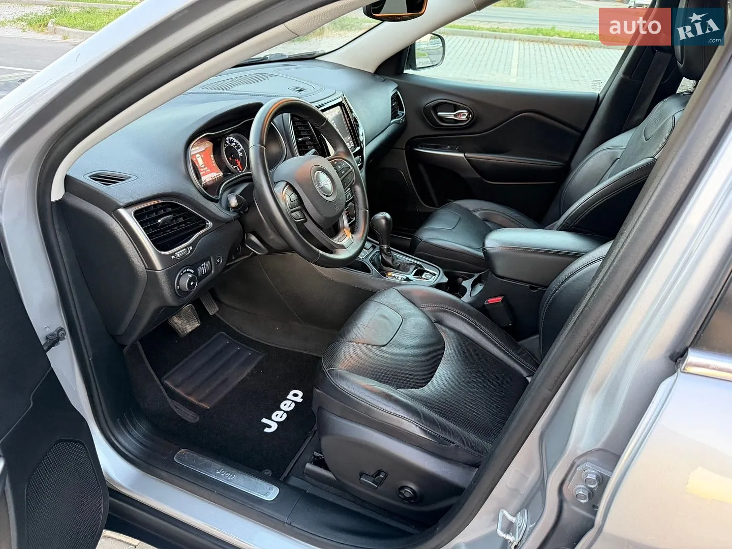2019 Jeep Cherokee - мініатюра 27