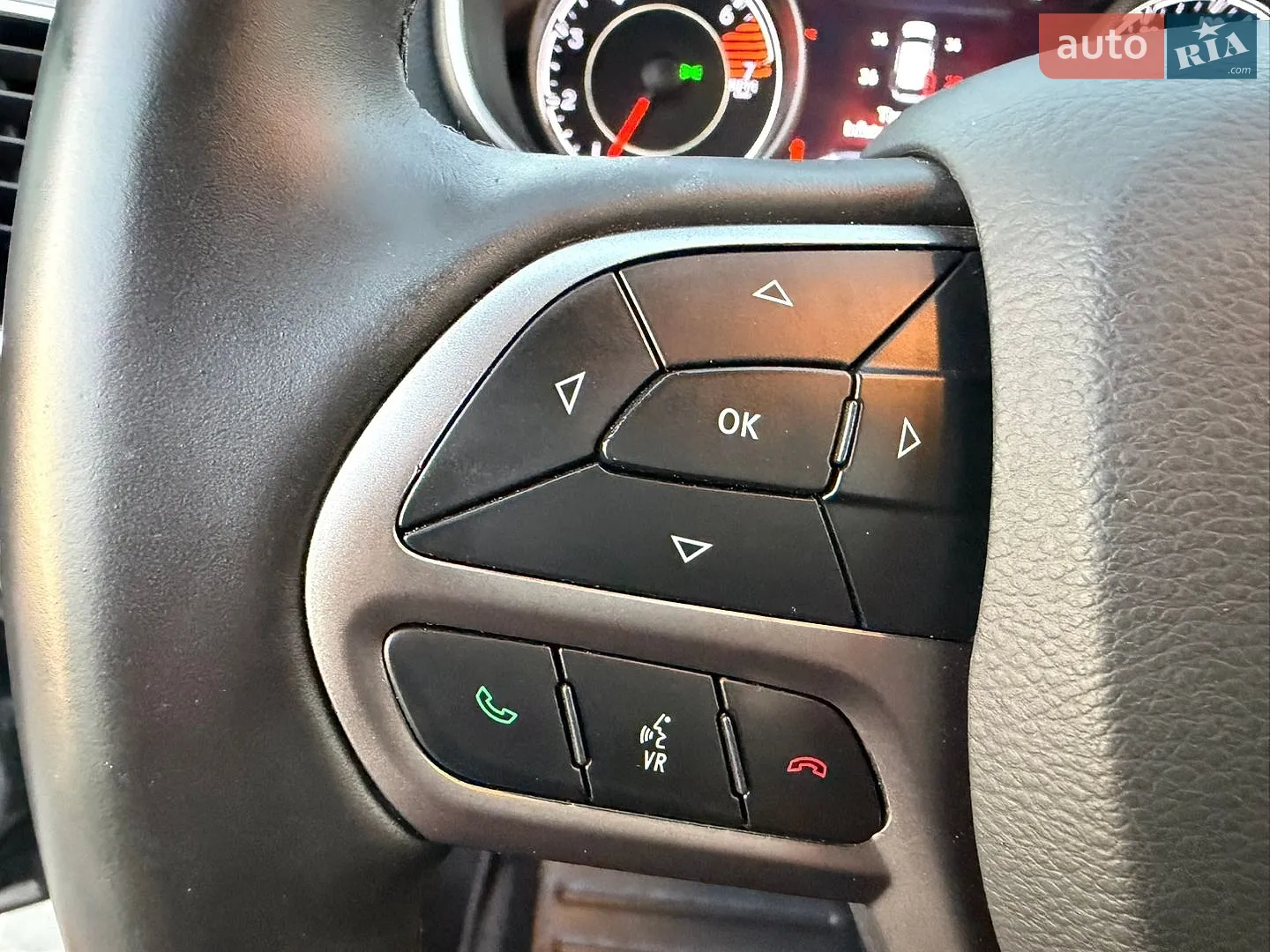 2019 Jeep Cherokee - мініатюра 35