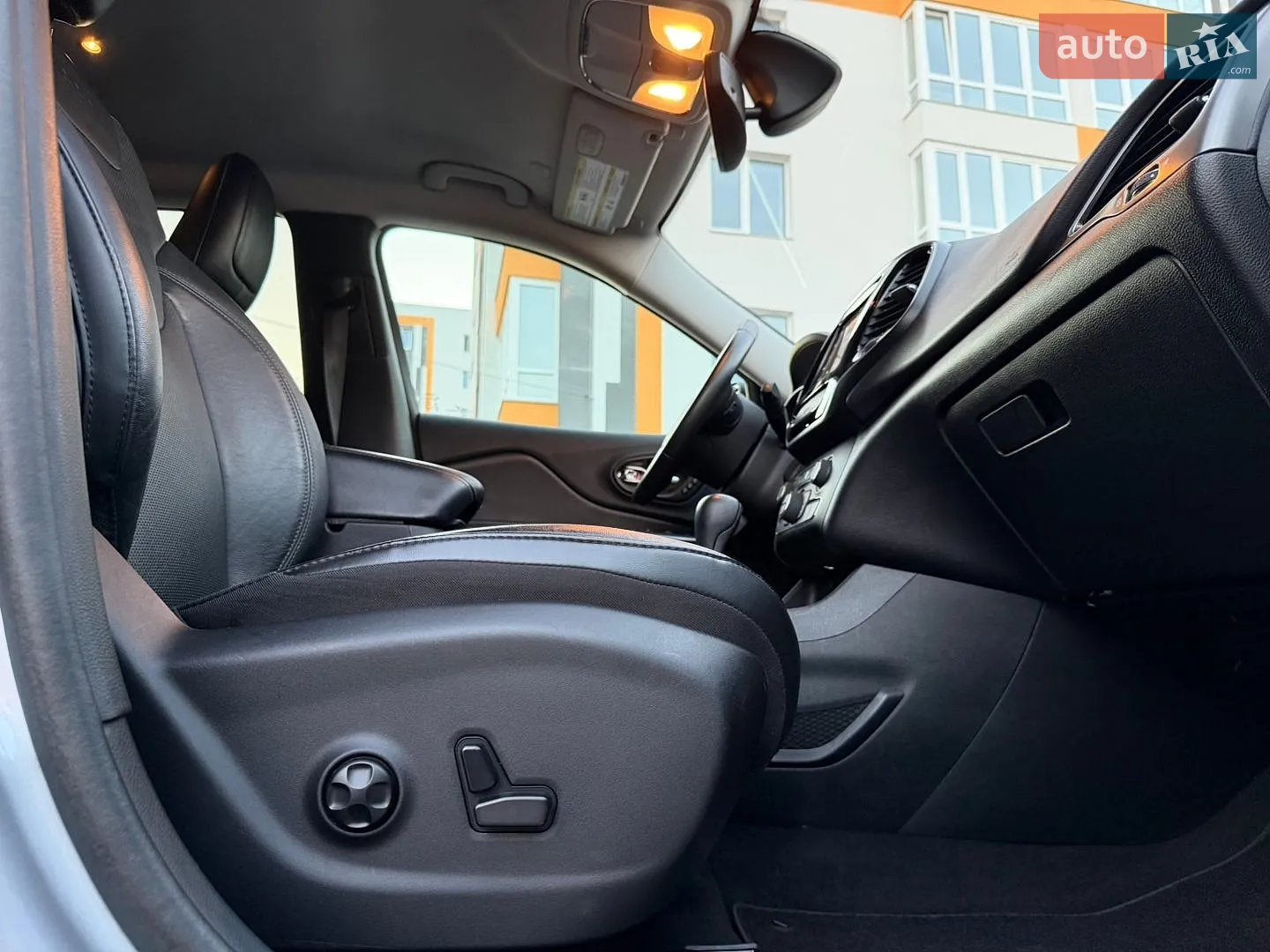 2019 Jeep Cherokee - мініатюра 69