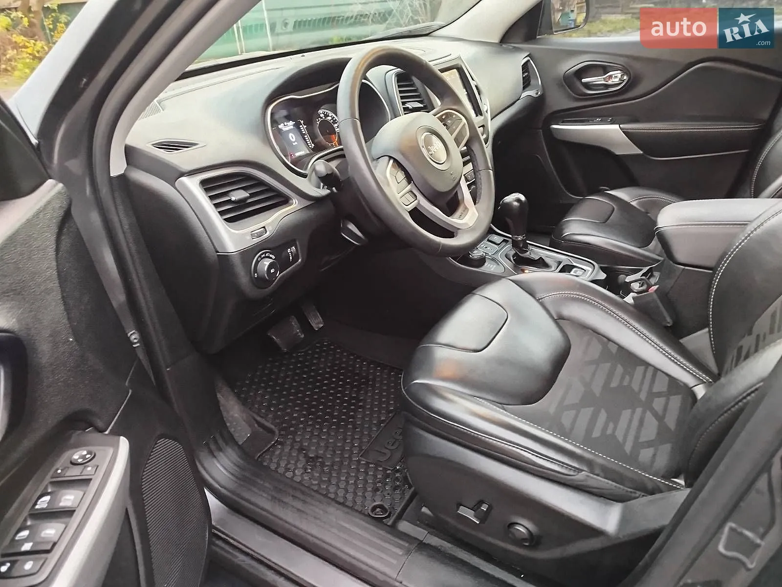 2022 Jeep Cherokee - мініатюра 17