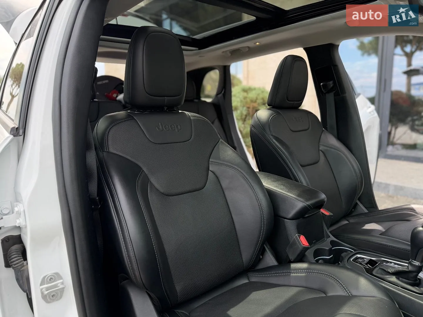 2022 Jeep Cherokee - мініатюра 21