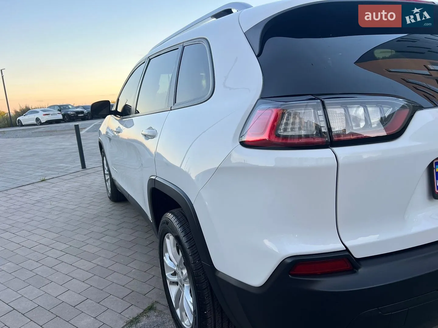 2020 Jeep Cherokee - мініатюра 29