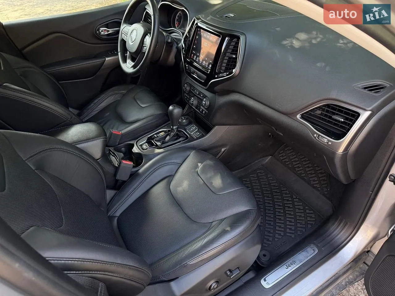 2019 Jeep Cherokee - мініатюра 28