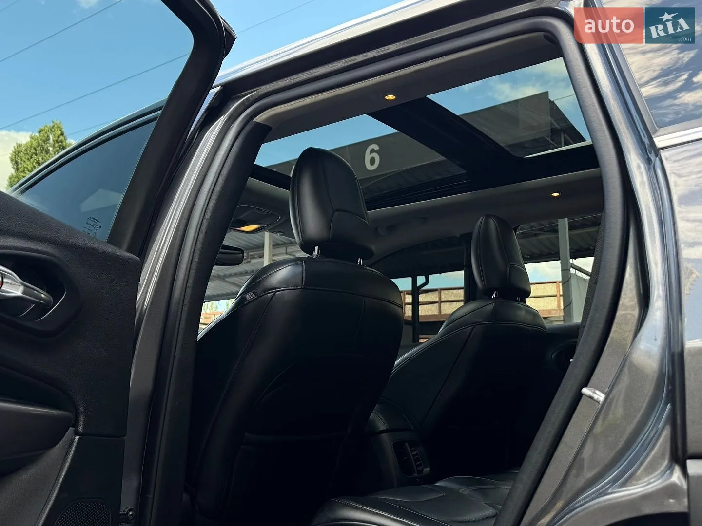 2019 Jeep Cherokee - мініатюра 20