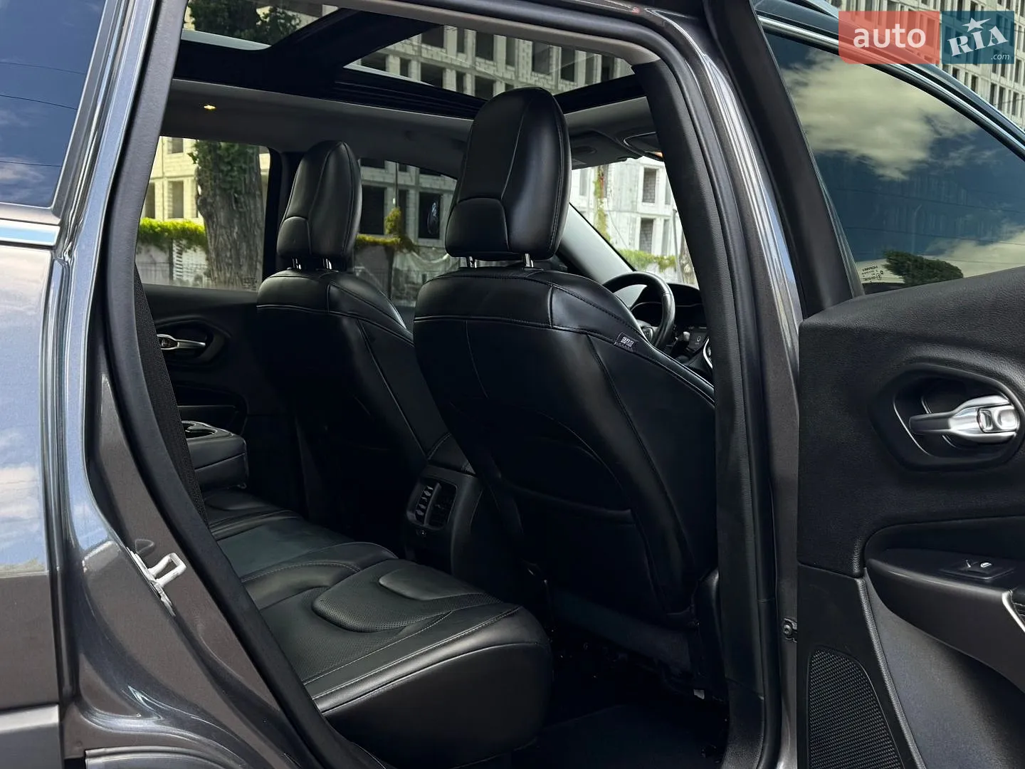 2019 Jeep Cherokee - мініатюра 30