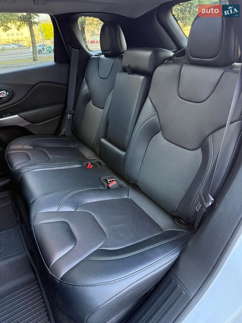 2022 Jeep Cherokee - мініатюра 42