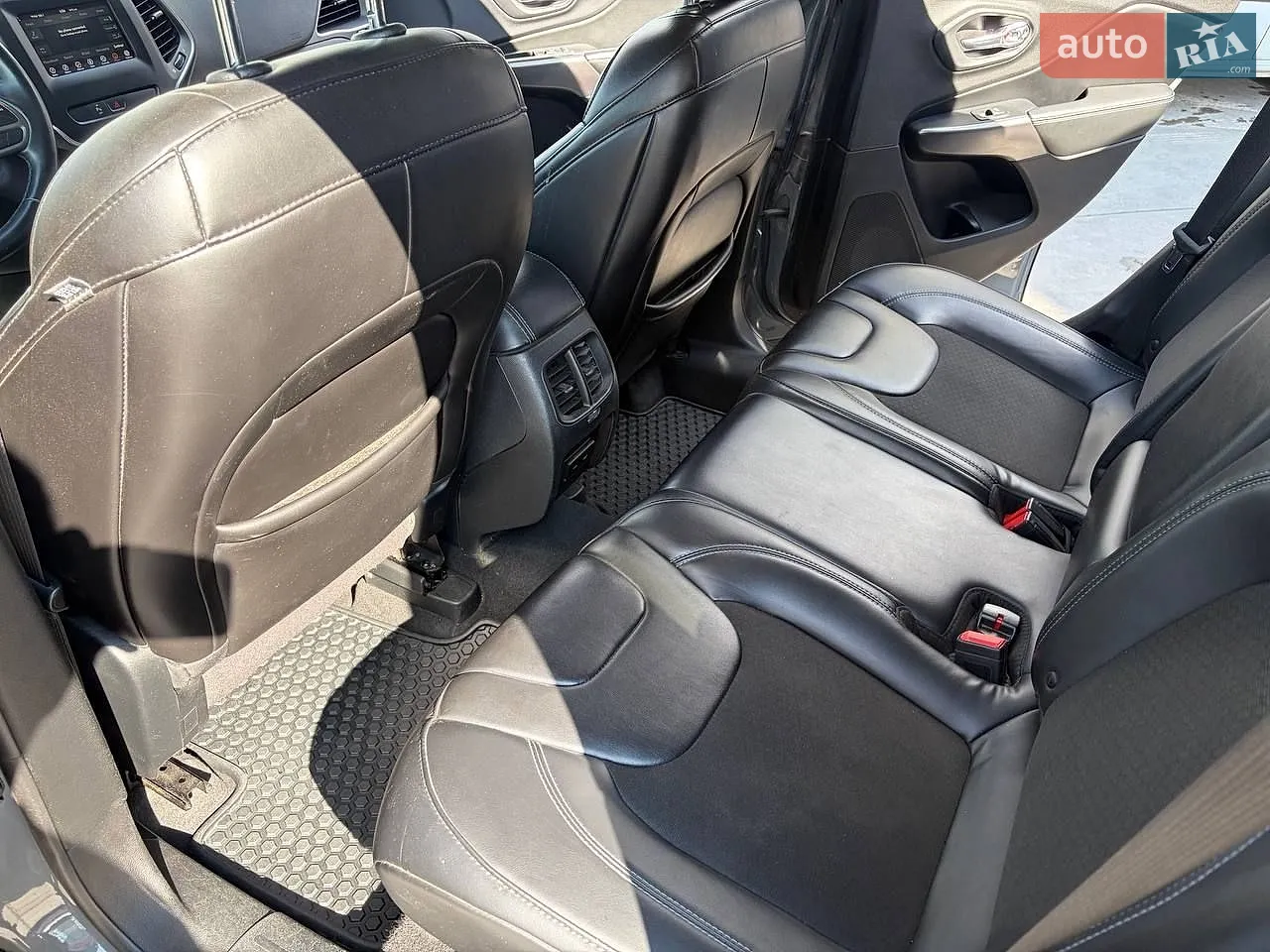 2019 Jeep Cherokee - мініатюра 16