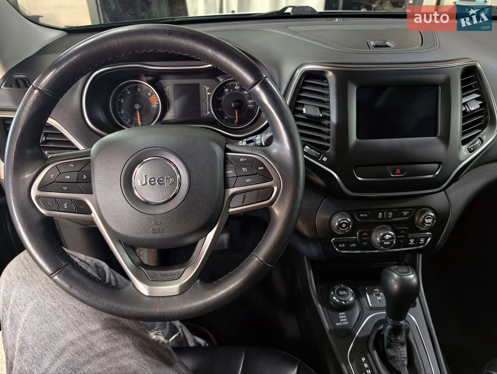 2019 Jeep Cherokee - мініатюра 23