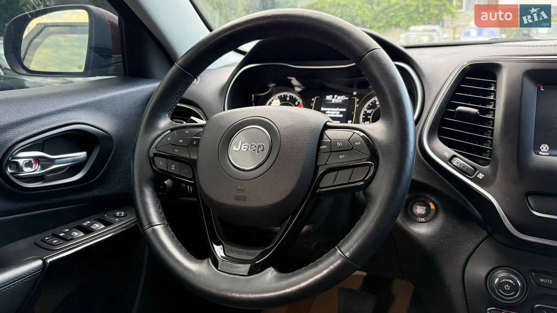 2020 Jeep Cherokee - мініатюра 31