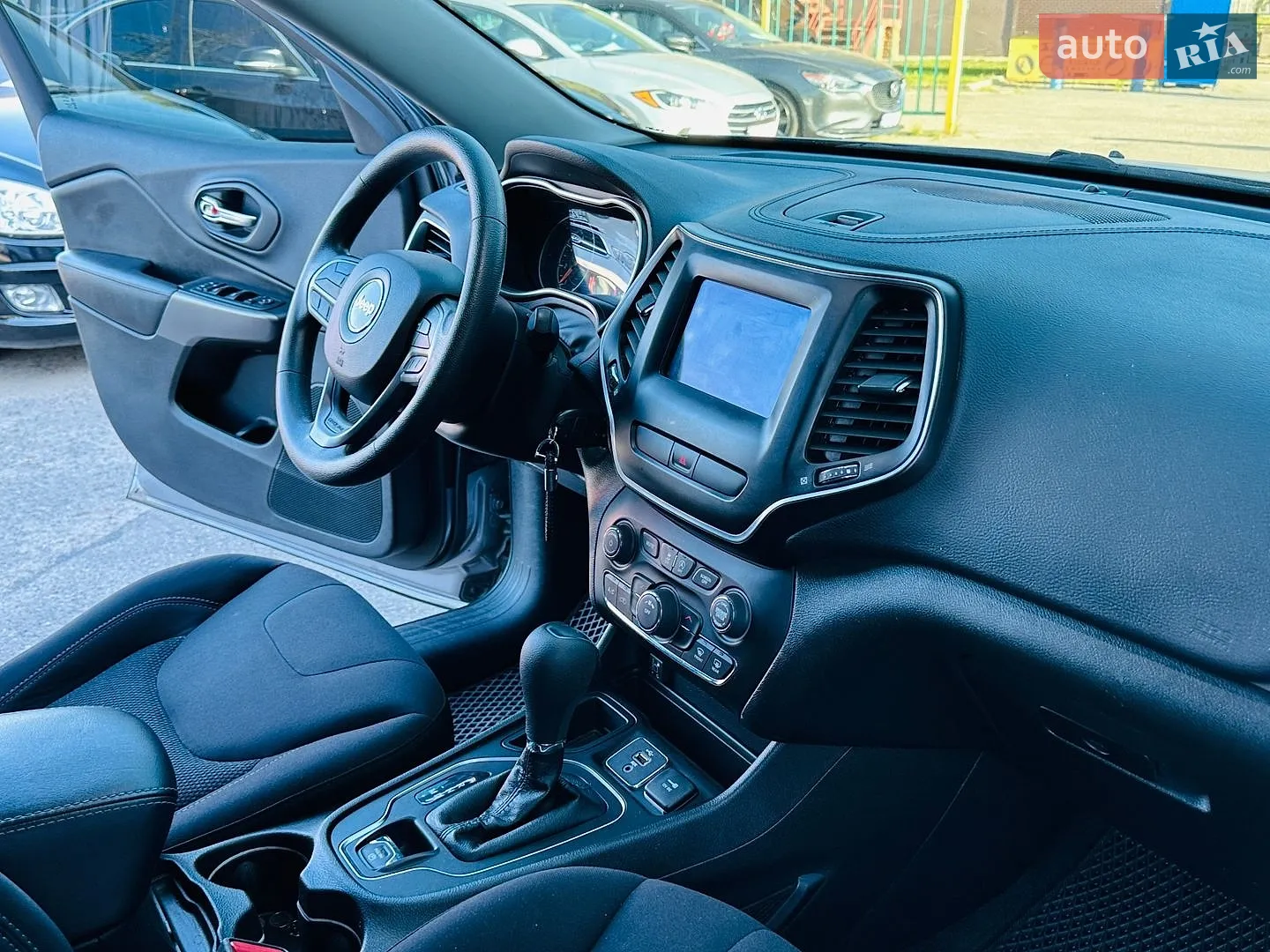 2018 Jeep Cherokee - мініатюра 28