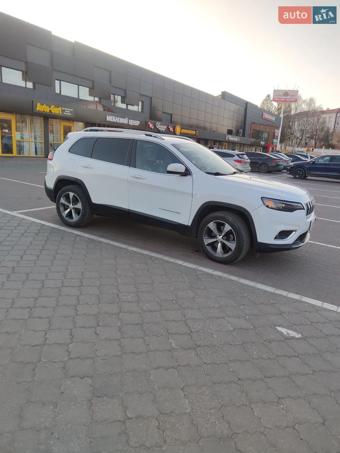 2018 Jeep Cherokee - мініатюра 3