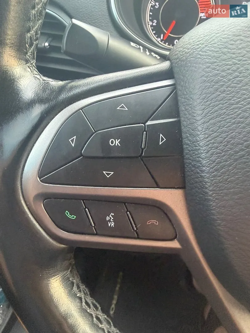 2020 Jeep Cherokee - мініатюра 26