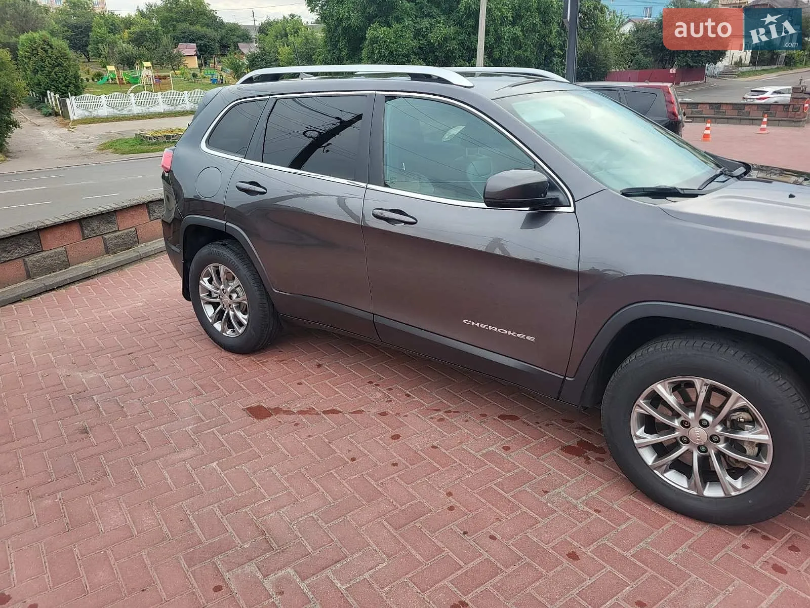 2019 Jeep Cherokee - мініатюра 3