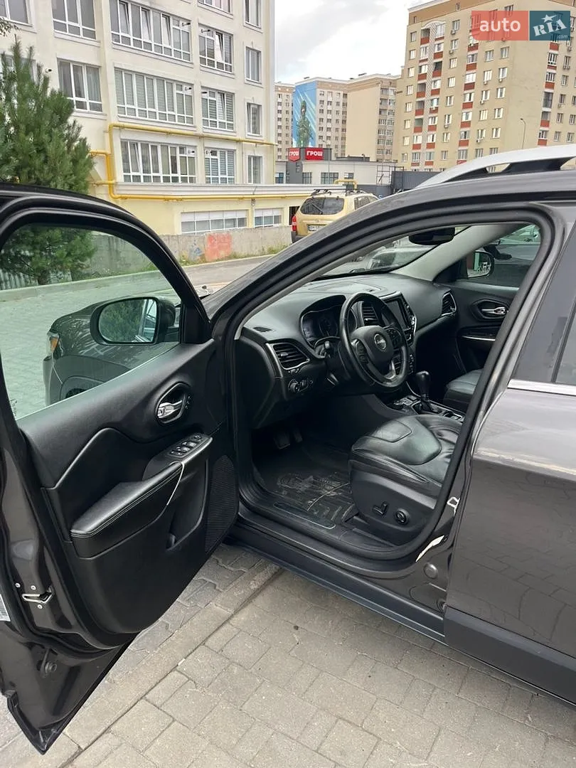 2019 Jeep Cherokee - мініатюра 7