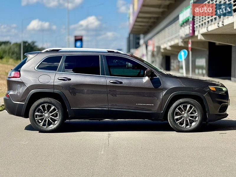 Внедорожник / Кроссовер Jeep Cherokee 2021 в Киеве