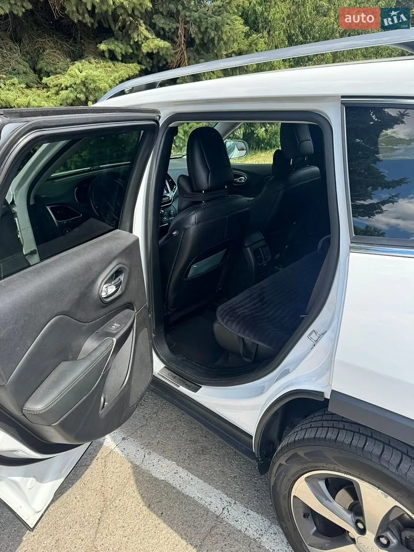 2019 Jeep Cherokee - мініатюра 8