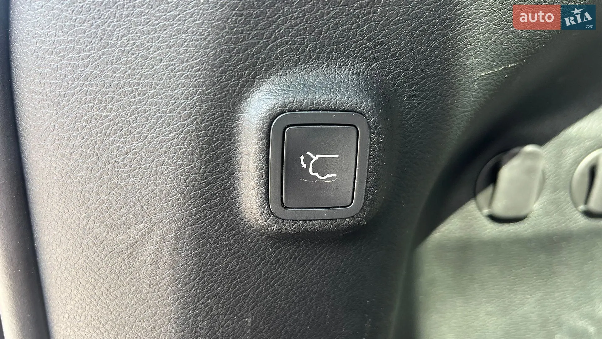 2019 Jeep Cherokee - мініатюра 11