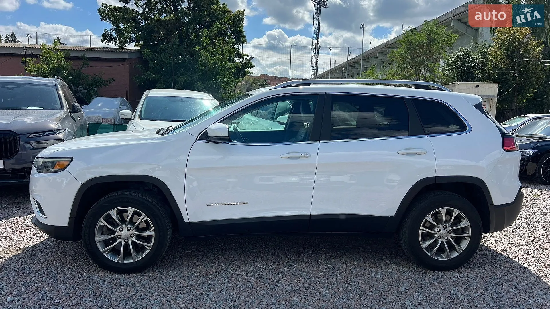2019 Jeep Cherokee - мініатюра 13
