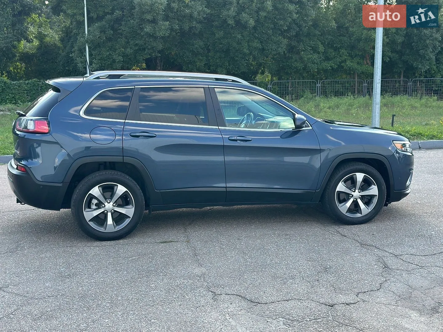 2019 Jeep Cherokee - мініатюра 12