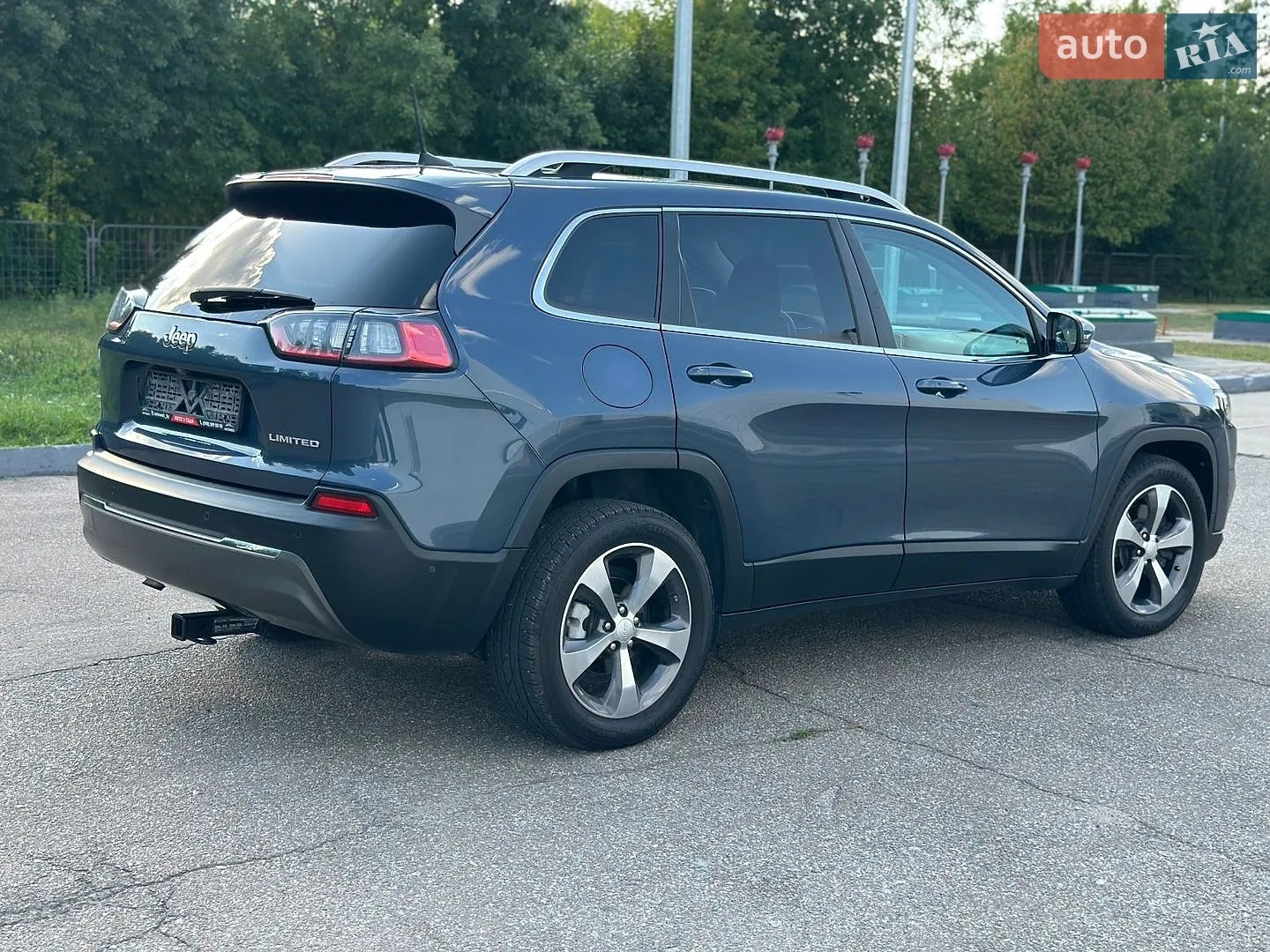 2019 Jeep Cherokee - мініатюра 13