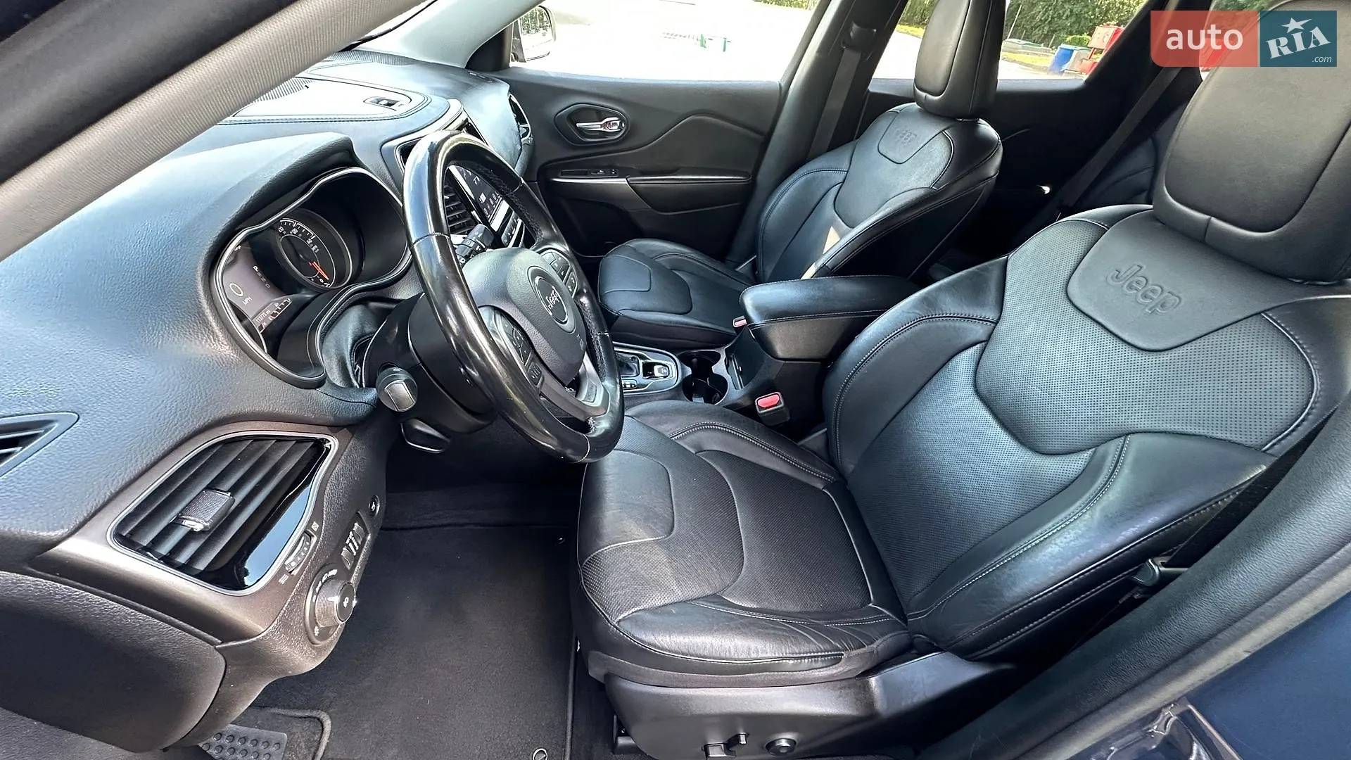 2019 Jeep Cherokee - мініатюра 25
