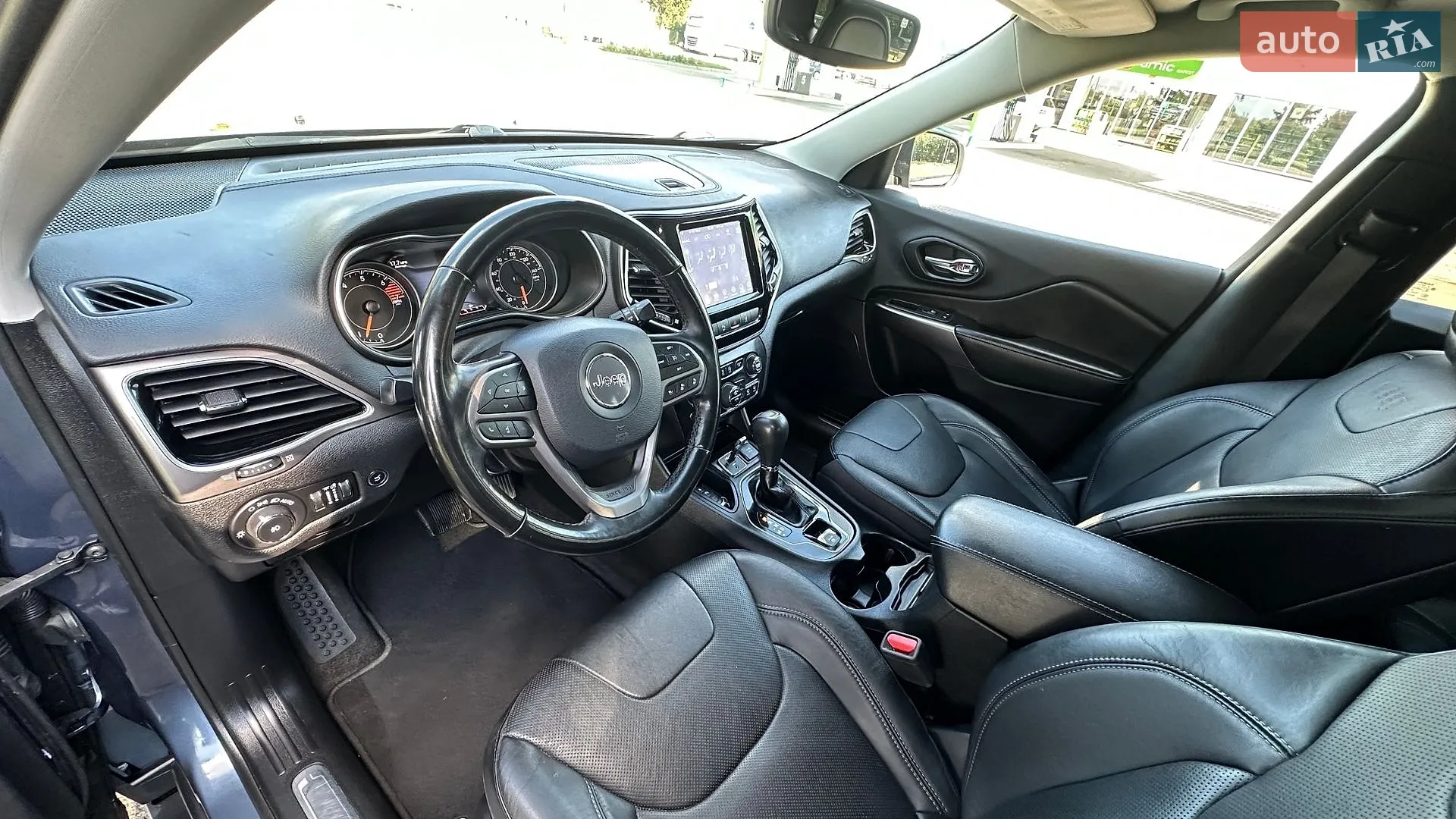 2019 Jeep Cherokee - мініатюра 27