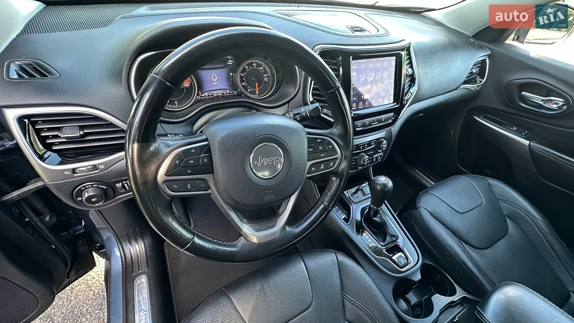 2019 Jeep Cherokee - мініатюра 28