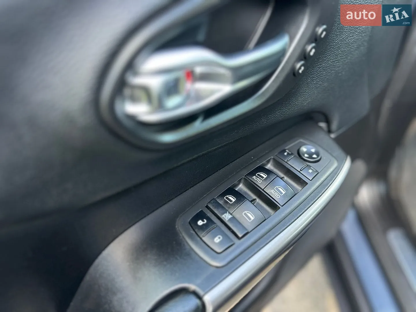 2019 Jeep Cherokee - мініатюра 30