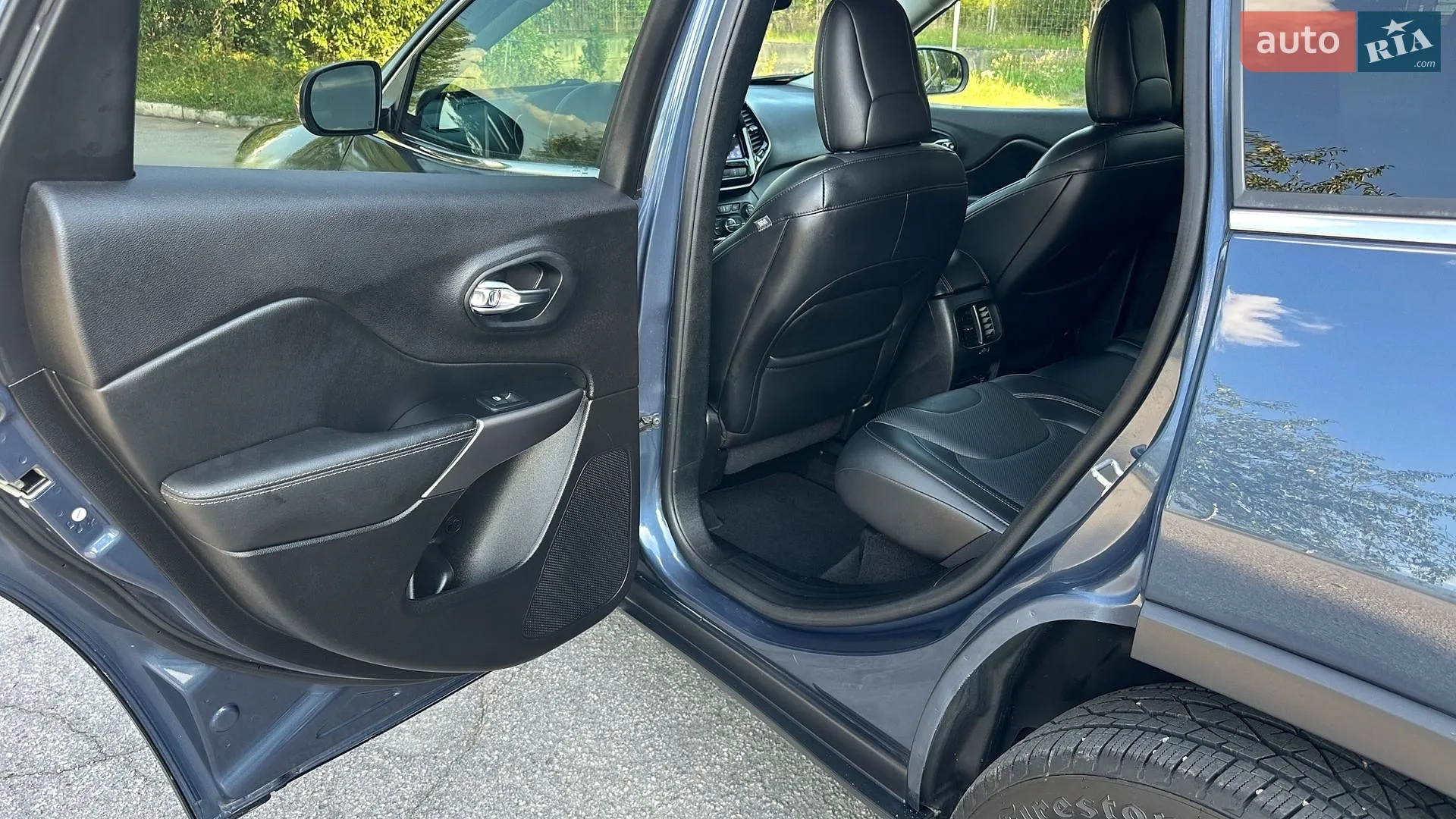 2019 Jeep Cherokee - мініатюра 35
