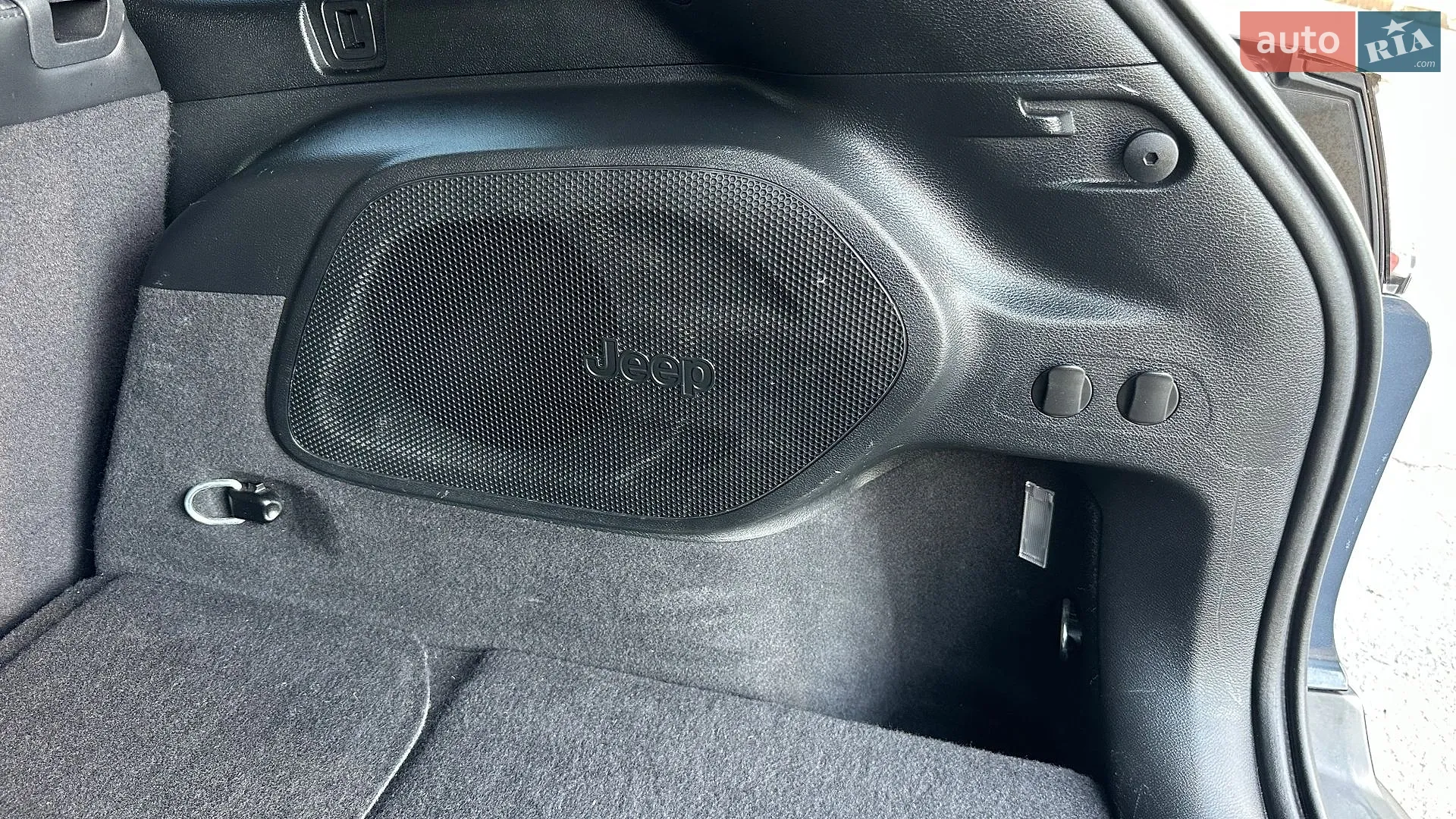 2019 Jeep Cherokee - мініатюра 39