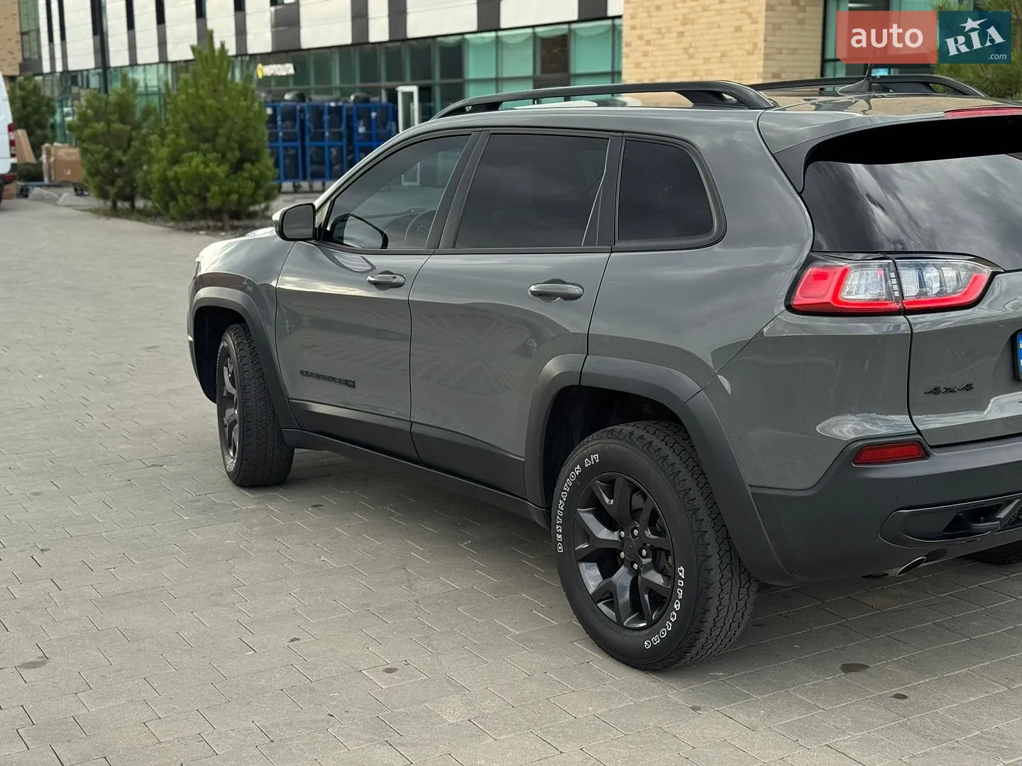 2020 Jeep Cherokee - мініатюра 5