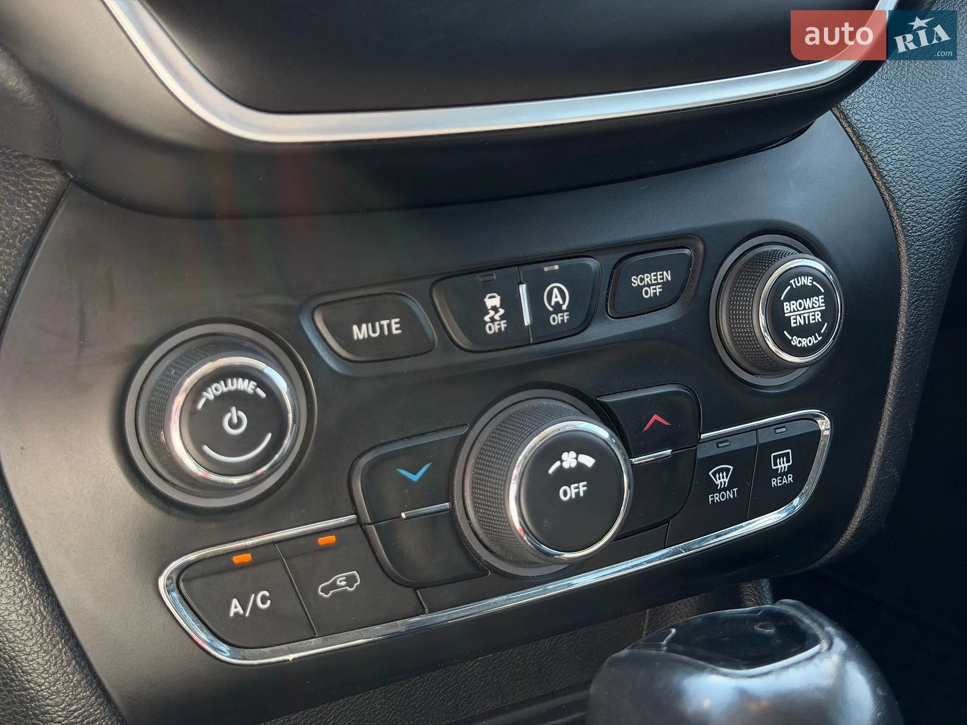 2019 Jeep Cherokee - мініатюра 33