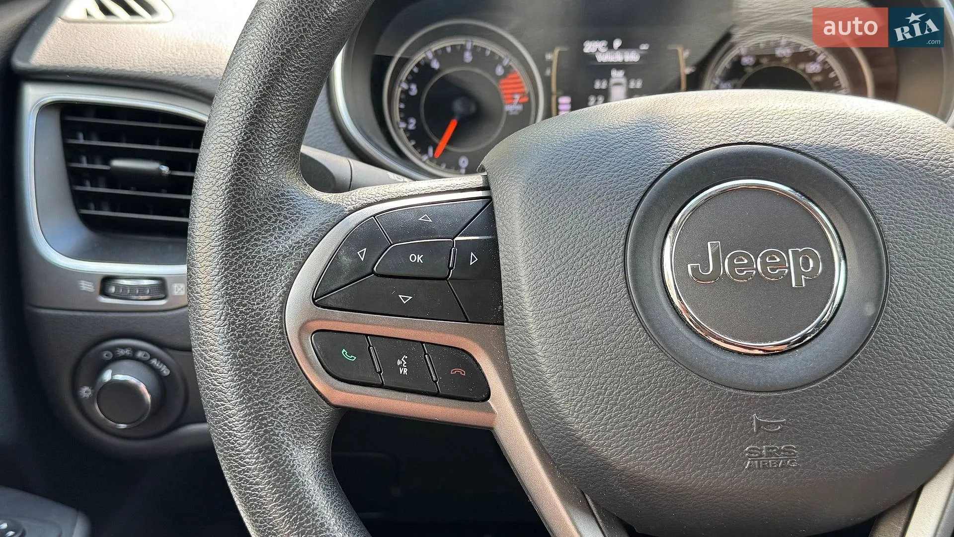 2020 Jeep Cherokee - мініатюра 12
