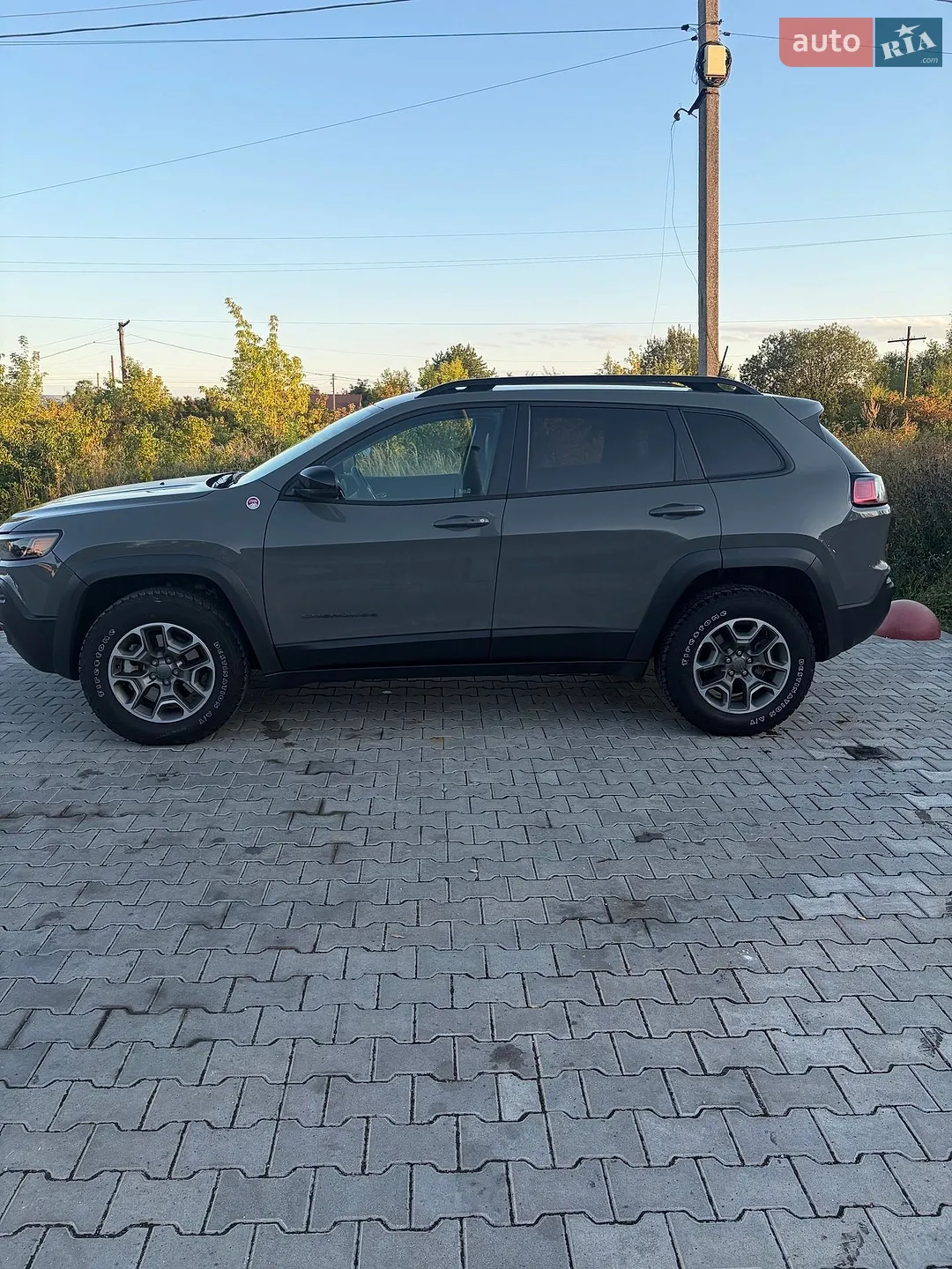2022 Jeep Cherokee - мініатюра 3
