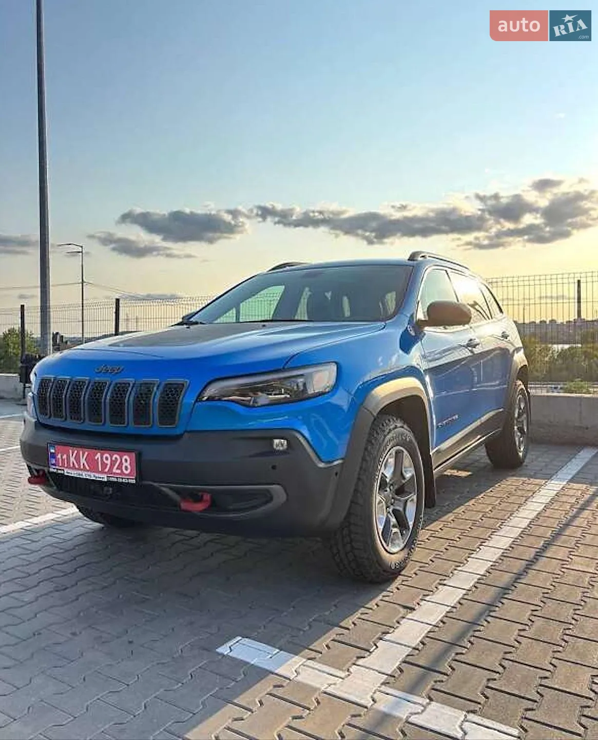 2020 Jeep Cherokee - фото 1