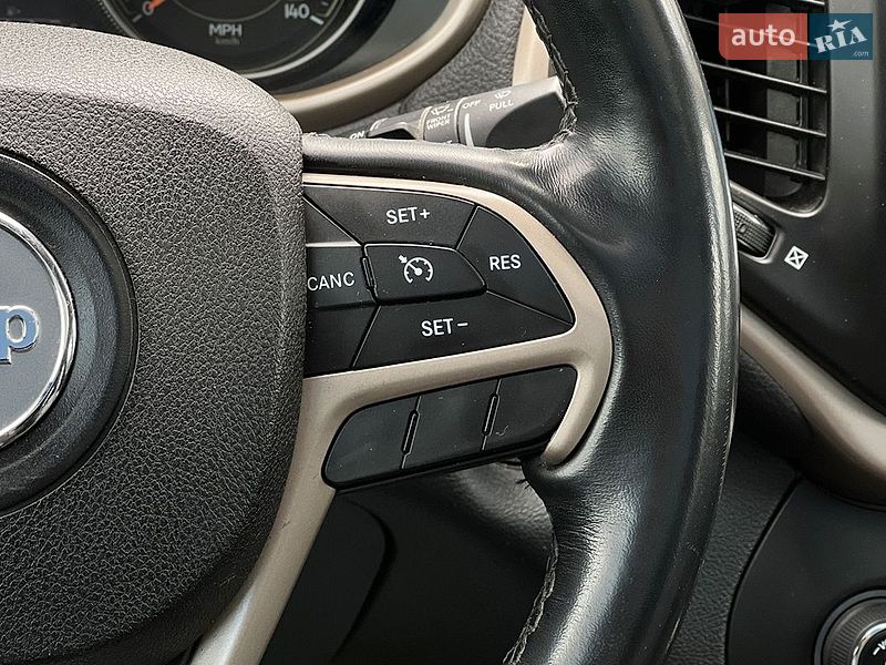 Внедорожник / Кроссовер Jeep Cherokee 2015 в Львове