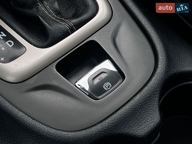 Внедорожник / Кроссовер Jeep Cherokee 2015 в Львове