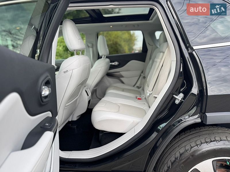 Внедорожник / Кроссовер Jeep Cherokee 2018 в Виннице