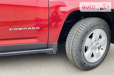Позашляховик / Кросовер Jeep Compass 2013 в 