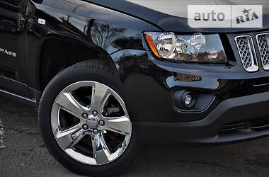 Позашляховик / Кросовер Jeep Compass 2015 в 