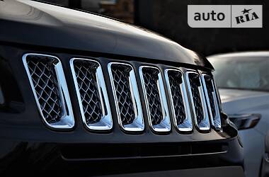 Позашляховик / Кросовер Jeep Compass 2015 в 