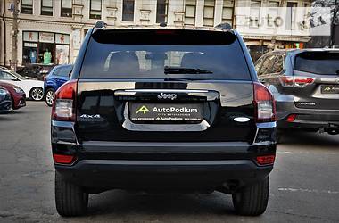 Позашляховик / Кросовер Jeep Compass 2015 в 