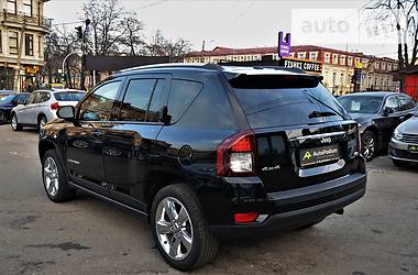 Позашляховик / Кросовер Jeep Compass 2015 в 
