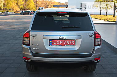 Позашляховик / Кросовер Jeep Compass 2015 в 