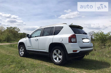 Позашляховик / Кросовер Jeep Compass 2014 в 