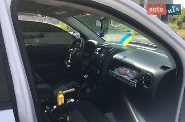 Внедорожник / Кроссовер Jeep Compass 2014 в 